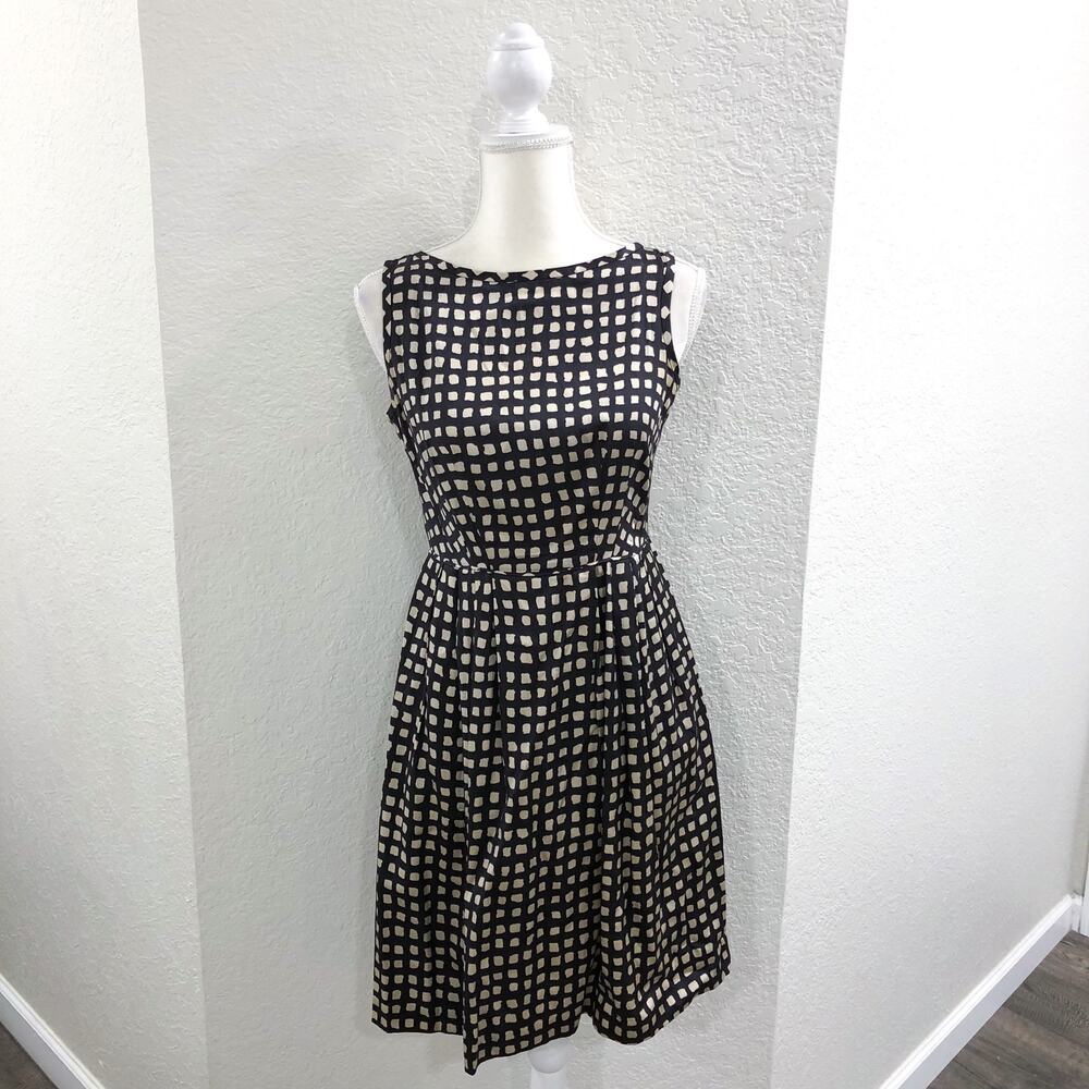Banana Republic Silk Fit and Flare Dress - Picture 10 of 10